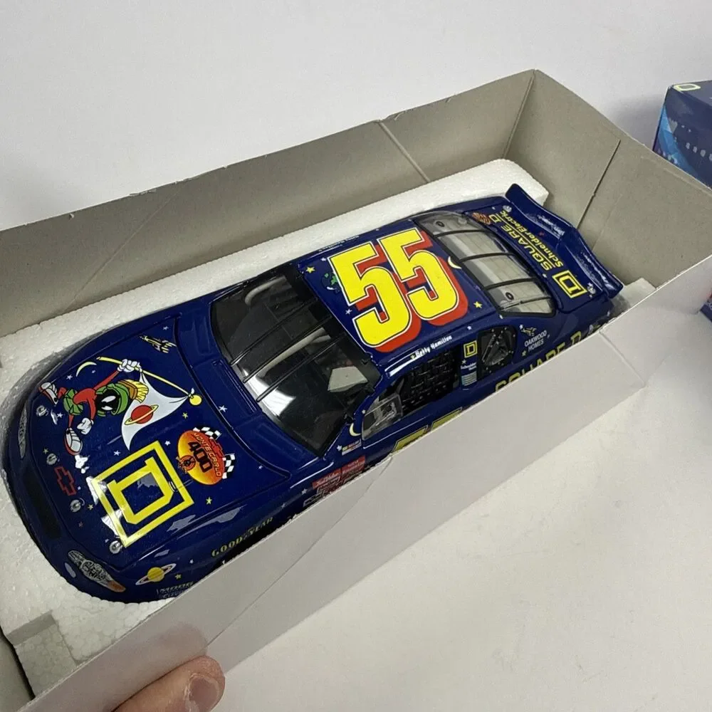 Bobby Hamilton #55 Square Looney Tunes 2001 Chevy Monte Carlo 1:24 Diecast MINT